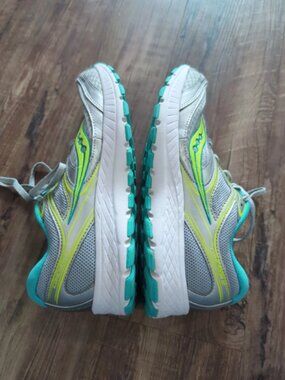 Saucony Cohesion 12 Running Shoes Silver Size 9.5